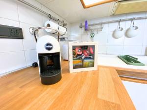 Modern Two-Room Apartment with Free Parking