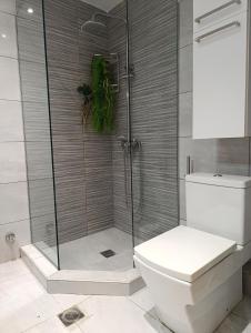 Molly Thessaloniki - Explore the City Center on Foot - 50m from HELEXPO & University