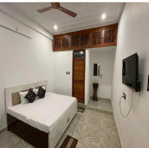 Hotel Shree Rameshwaram Guest House Near byTemple