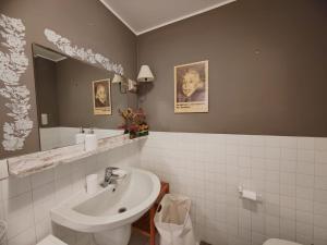 Two-Level Milan Home Ca Granda