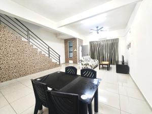 Huge House For Stay Pay Less For Bigger Space