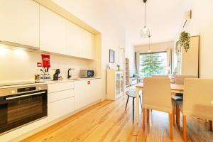 Republica I by Innkeeper