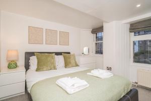 Georgian Elegance with Patio Garden West End - Pass the Keys