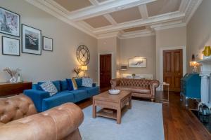 Georgian Elegance with Patio Garden West End - Pass the Keys