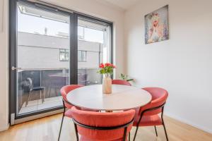 Williams Modern Luxe Suite by the Station