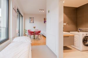 Williams Modern Luxe Suite by the Station