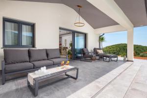 Villa Mantis by Briskva