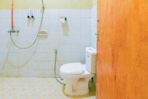 RedDoorz near Mangrove Forest Kupang