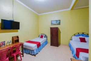 RedDoorz near Mangrove Forest Kupang