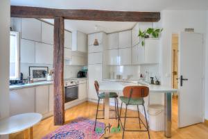 Louis Bonnet - CI - Parisian getaway in a beautiful apartment for 2