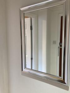 NELL GWYNN HOUSE - Cosy, Bright, Studio Apartment, Sloane Square, London