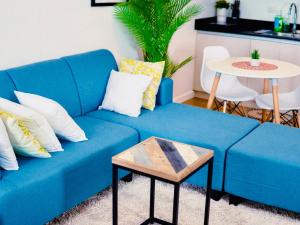 Large Double Suite | Sleeps 8 | 2 Kitchens | 2 CR