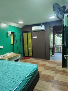 Bungalow Mat Hj Limah