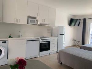 Rimini Balcony Studios - Steps from the Sea