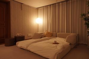 Wangsimni Station 3 Min Walk Line 2 Near Seongsu Hanyang Univ 3BR Sleeps 8