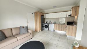 The Jade, Somerset West