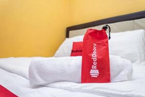 RedDoorz near Kawah Putih Ciwidey