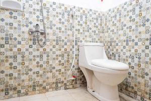 RedDoorz near Kawah Putih Ciwidey