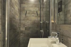 Lovely Studio with patio in basement floor.