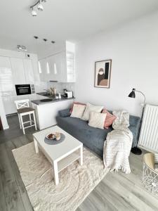 InPoint One Bedroom Apartment with Balcony Self Check-In near Vistula River&Tauron Arena