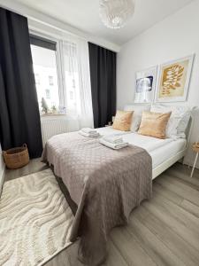 InPoint One Bedroom Apartment with Balcony Self Check-In near Vistula River&Tauron Arena
