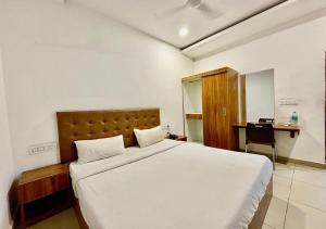 RG SUITES XOTEL BTM Near CENTRAL SILKBOARD METRO STATION