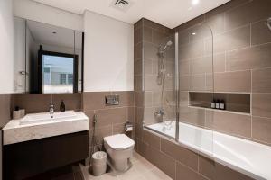 Spacious 1BR in Creek Harbour with Gym and Pool
