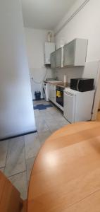 Modern Apt Near Enkplatz Direct U3 to Center