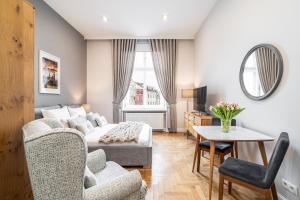 Venetian House Market Square Aparthotel