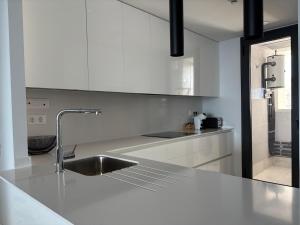 Seaside View High-Floor Apartment - Benidorm Beach