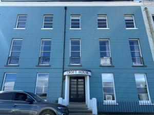 2 Bed in Tenby oc-s27901