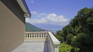 D1MORA Sophie - Villa with pool LAKE VIEW