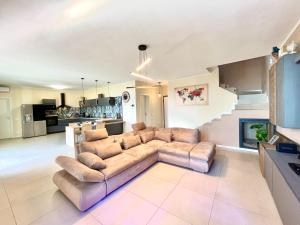 D1MORA Sophie - Villa with pool LAKE VIEW