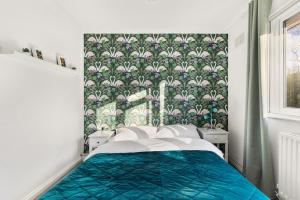 Charming 2-Bed House Purley Station