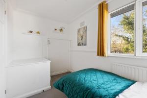 Charming 2-Bed House Purley Station