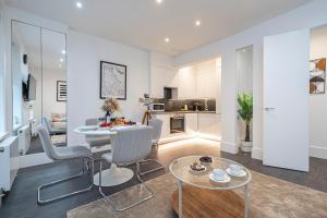 Baker Street Residence