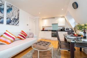 Baker Street Residence