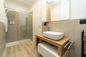 Cozy apartment with WiFi and AC & Parking