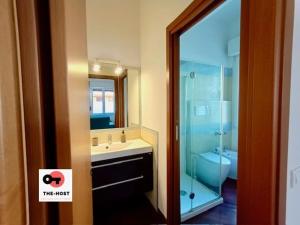 Experience Monza a cozy apartment in the Duomo area