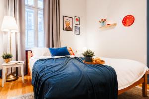 Retro Retreat with Air Hockey Old Town Heart