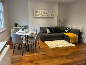 Long Stay Friendly-Family-WiFi-Parking-Sleeps 6