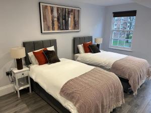 Long Stay Friendly-Family-WiFi-Parking-Sleeps 6