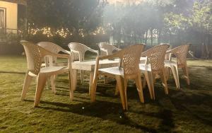 2BHK Farmhouse with Pool & Garden - Noida Best Farm BBQ, Bonfire, BYOB, Private Party, Music System, Pet Friendly