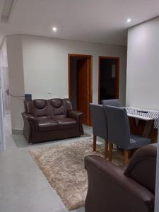 Casa térrea na Praia 2 Dormitórios, Wi-Fi, Churrasqueira e Estacionamento