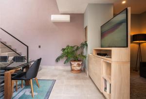 Stunning Penthouse with private terrace center SMA