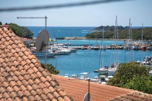 Casa Batana by Briskva