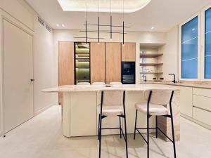 TBS 555 - Exceptional Residence on Avenue Foch