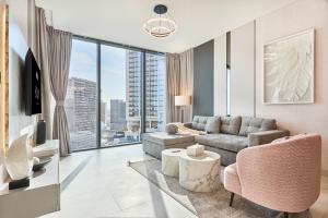 STAY BY LATINEM Luxury 1BR Holiday Home CA 1605 Near Burj Khalifa