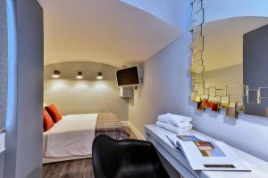 Lovely studio in Notting Hill area-Basement floor.