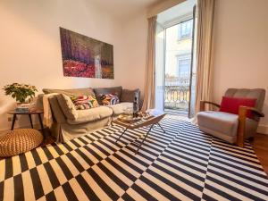 Brera Art & Vintage Decor Apt - Walk to Duomo & Fashion Triangle